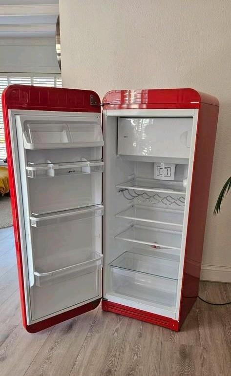 Rode smeg koelkast, Witgoed en Apparatuur, Koelkasten en IJskasten, Ophalen, Gebruikt, 200 liter of meer, 60 cm of meer