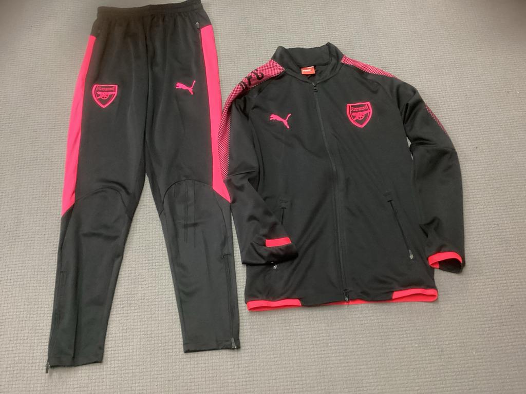 PUMA trainingspak maat 176, Kinderen en Baby's, Kinderkleding | Maat 176, Ophalen of Verzenden, Zo goed als nieuw, Meisje, Setje