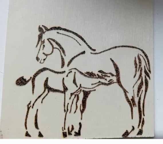 Veulen met moeder in hout gebrand, Ophalen of Verzenden, Nieuw