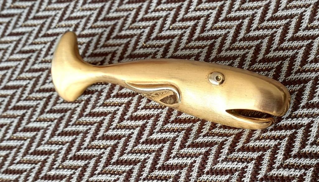 Dasspeld vintage gouden walvis '60, Ophalen of Verzenden, Overige materialen, Overige typen
