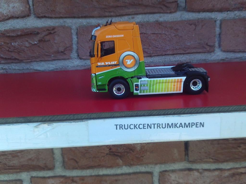 WSI  Volvo  FH5  Globetrotter  van  der  Vlist., Hobby en Vrije tijd, Modelauto's | 1:50, Ophalen of Verzenden, Nieuw, Bus of Vrachtwagen