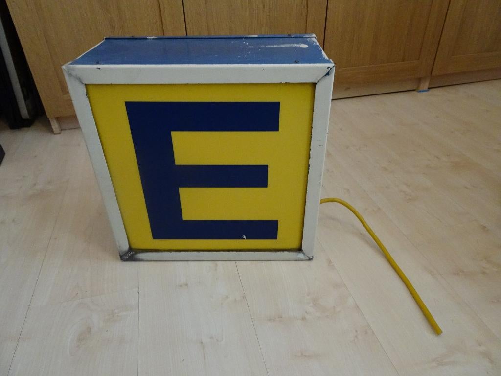 reclameletter doosletter E ,  hoogte 41 cm, Ophalen of Verzenden, Gebruikt, Lichtbak of (neon) lamp