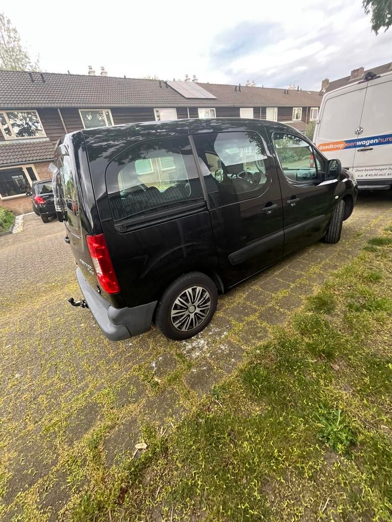 Peugot partner, Met chauffeur, Personenauto