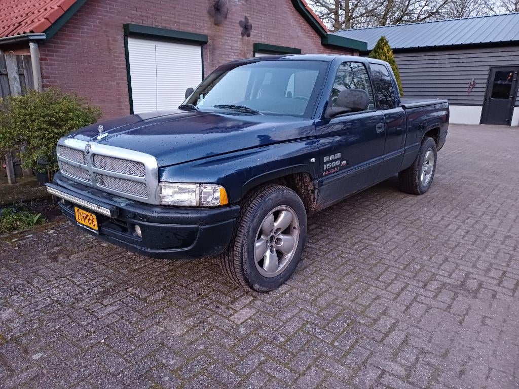 Dodge Ram 1500 zonder APK, Auto's, Automaat, Overige carrosserieën, 700 kg, Blauw