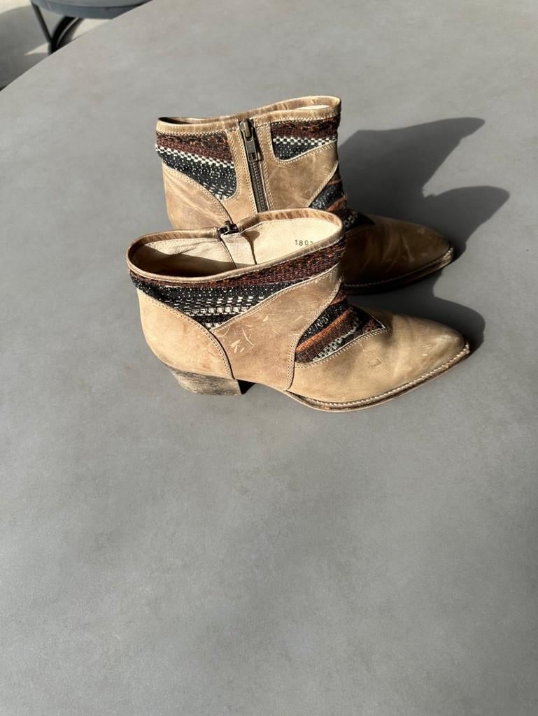 Beige Isla Ibiza Bonita laarsjes, maat 39, Kleding | Dames, Schoenen, Verzenden, Beige, Lage of Enkellaarzen, Zo goed als nieuw