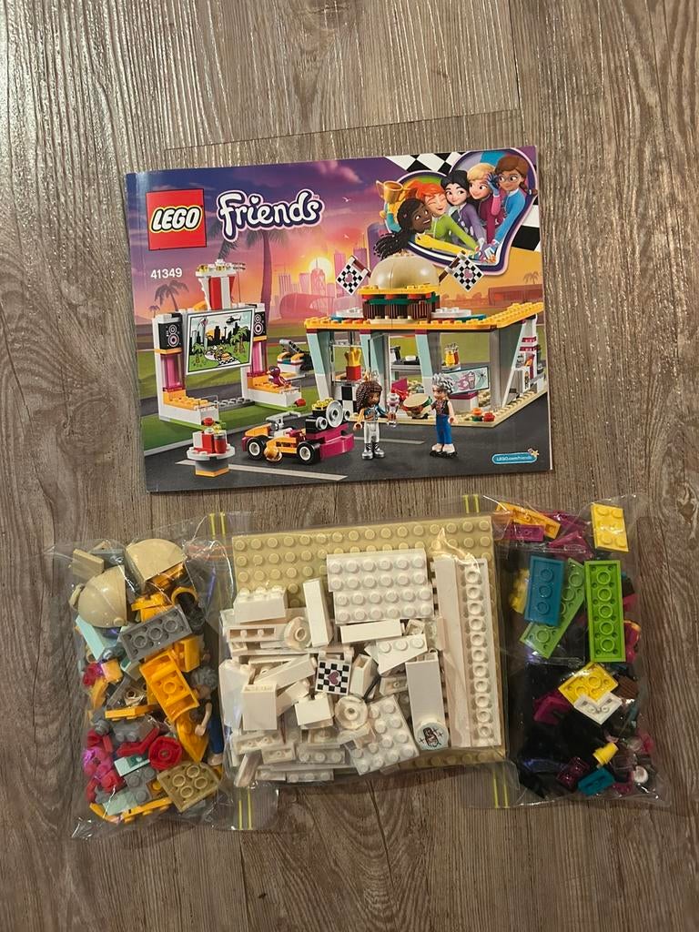 Lego friends 41349 go kart diner, Ophalen of Verzenden, Zo goed als nieuw, Complete set, Lego