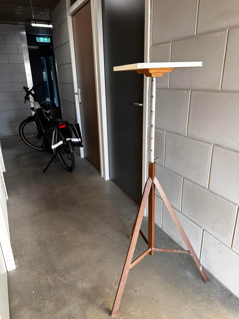 Boetseerbok voor keramiek en beeldhouwers, Hobby en Vrije tijd, Pottenbakken, Ophalen, Gebruikt