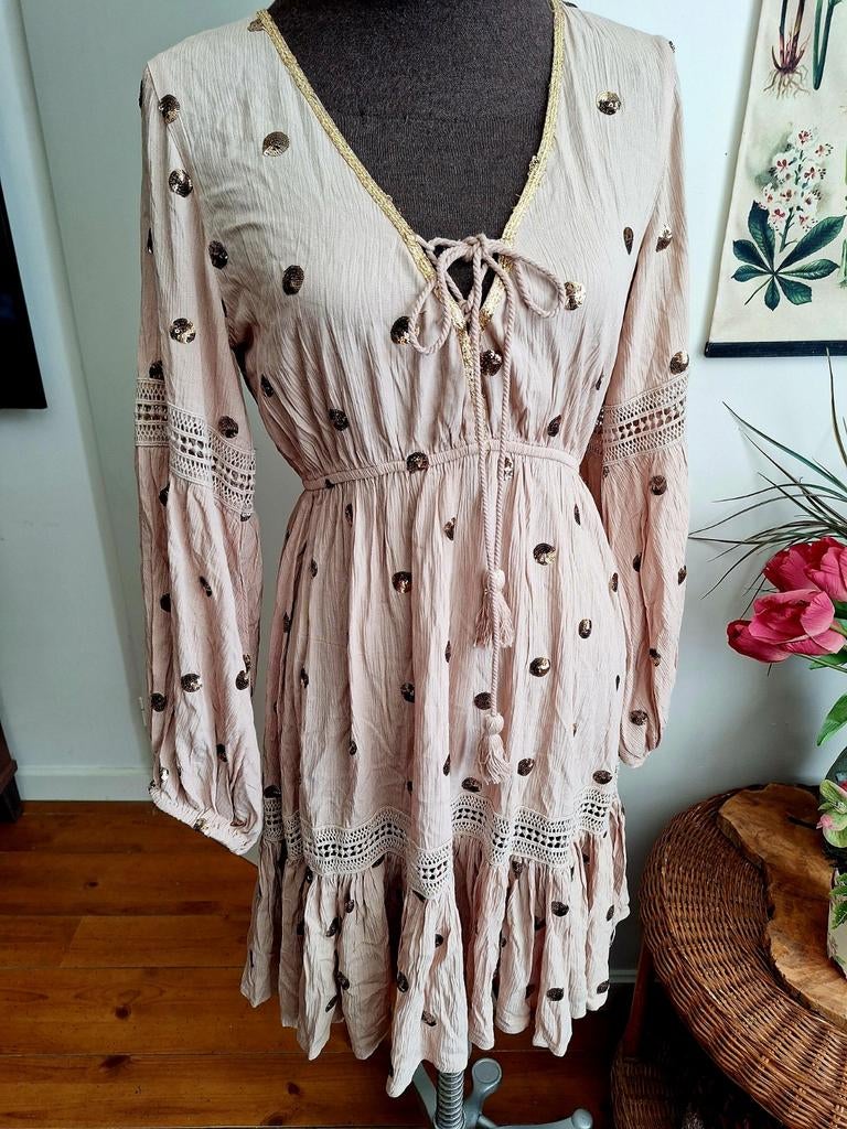 Jurk maat 1 s m ibiza mode beige, Kleding | Dames, Jurken, Maat 38/40 (M), Beige, Ophalen of Verzenden, Zo goed als nieuw