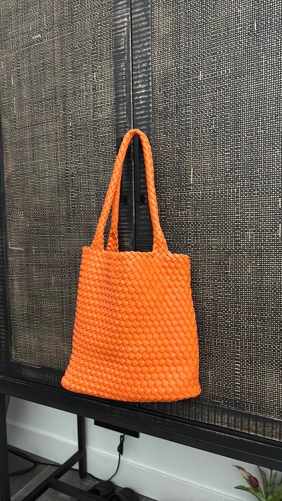 Tas gevlochten♥️🤍💙🧡, Sieraden, Tassen en Uiterlijk, Tassen | Damestassen, Ophalen of Verzenden, Nieuw, Oranje, Shopper