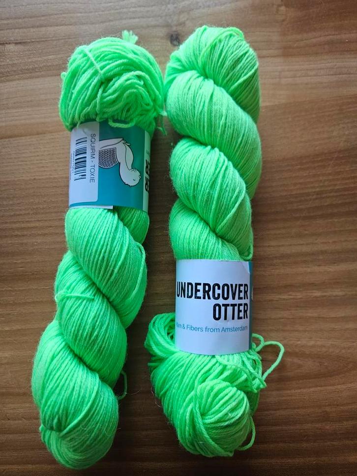 Undercover Otter Squirm Sock Toxie - Neon Groen Garen, Hobby en Vrije tijd, Breien en Haken, Ophalen of Verzenden