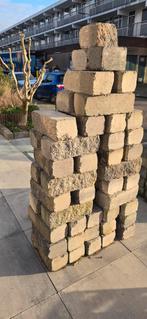 Gratis betonblokken voor plantenbak, Ophalen