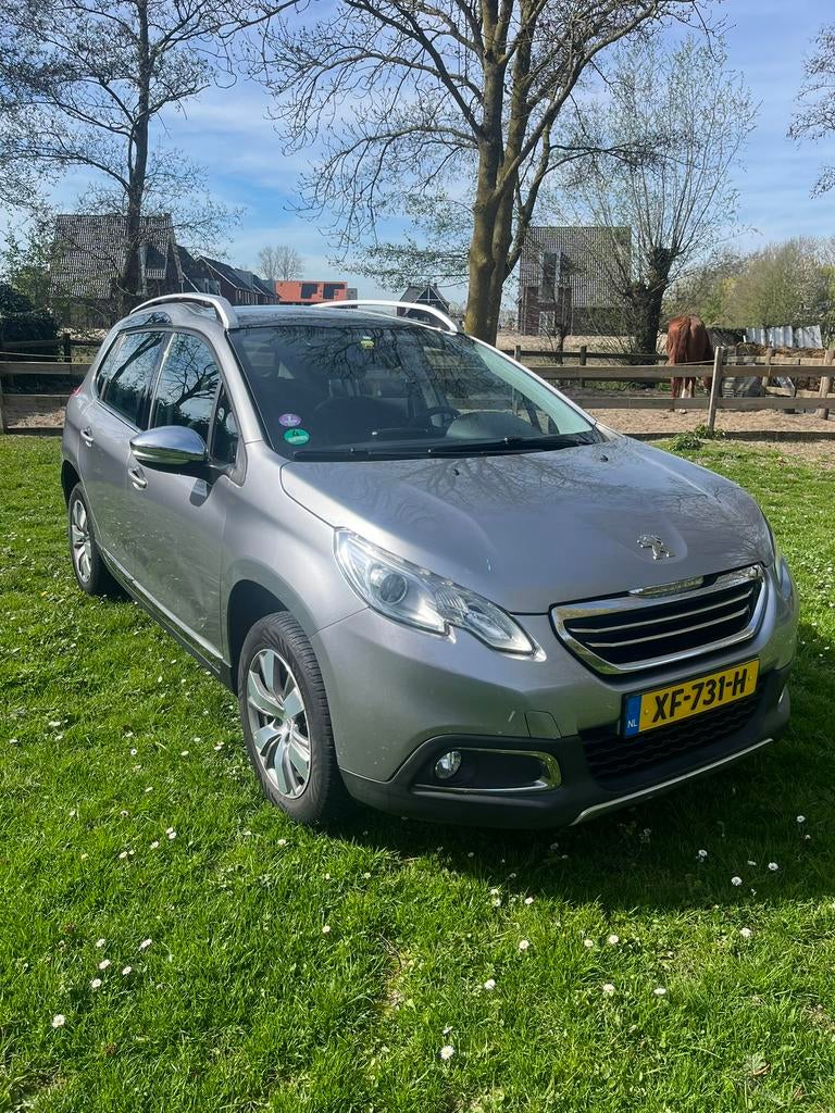 Peugeot 2008 1.2 VTI 81KW 2015 Grijs 110dkm, Auto's, Peugeot, Euro 6, 1270 kg, 49 €/maand, Handgeschakeld