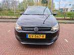 Volkswagen Polo 1.0 TSI 70KW 5D BMT Dsg-7 2016 Zwart, Auto's, Voorwielaandrijving, Stof, 40 €/maand, 95 pk