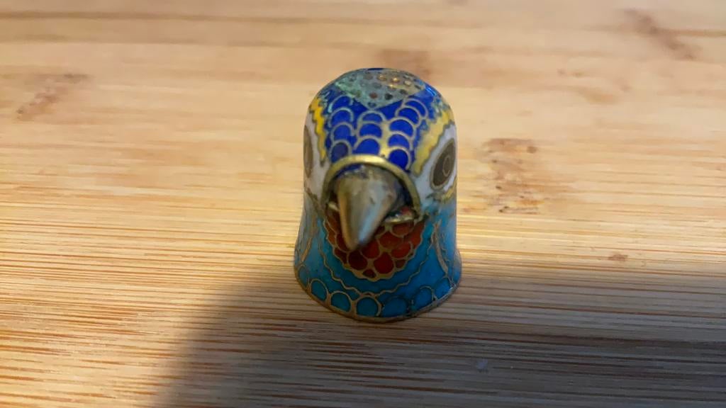 Vingerhoed cloisonne, Verzamelen, Vingerhoedjes, Ophalen of Verzenden, Zo goed als nieuw