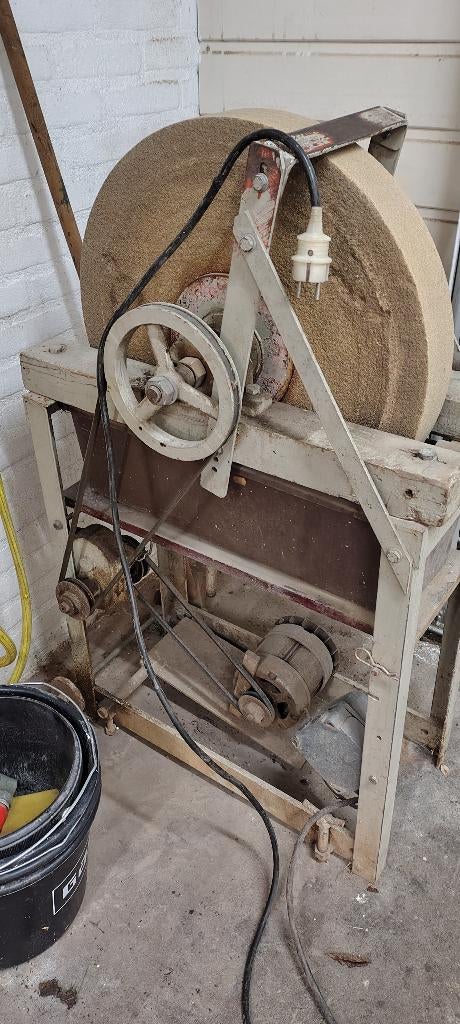 Grote staande wetsteen / slijpsteen gemotoriseerd, Doe-het-zelf en Verbouw, Gereedschap | Slijpmachines, Ophalen, Gebruikt, Minder dan 700 watt