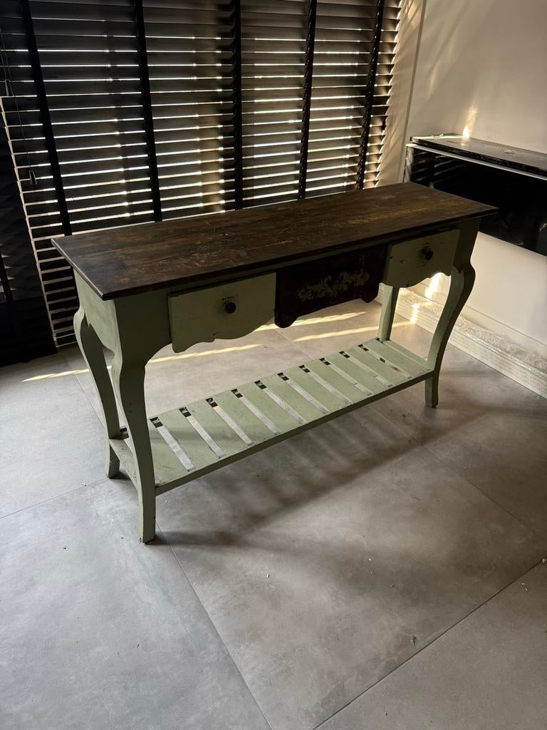 Klassiek antiek tafeltje, Ophalen