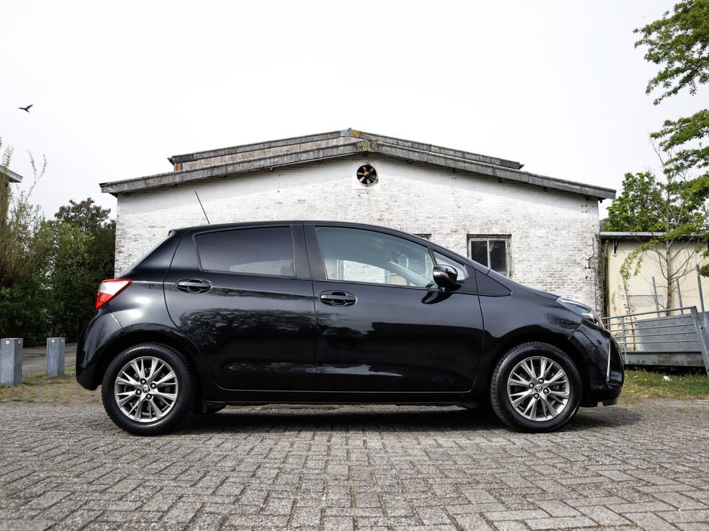 Toyota Yaris 1.5 Hybrid Dynamic 1e-Eig. & Keurig-Onderh BOVA, 12 maanden, 4 cilinders, Zwart, Origineel Nederlands