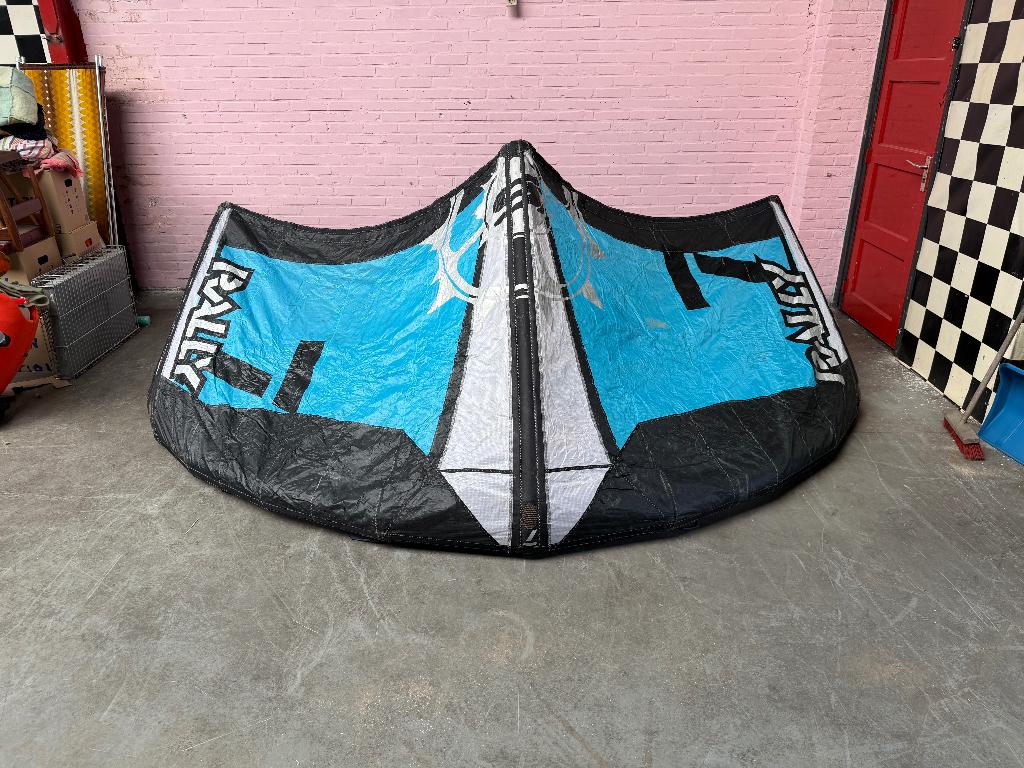 Slingshot Rally 7m2 2015, Watersport en Boten, Kitesurfen, Gebruikt, Geen board, Ophalen of Verzenden, Kite