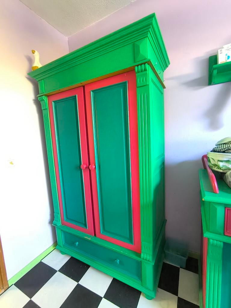 Complete kinderkamer met ledikant, commode en kledingkast, Ophalen, Gebruikt, Jongetje of Meisje