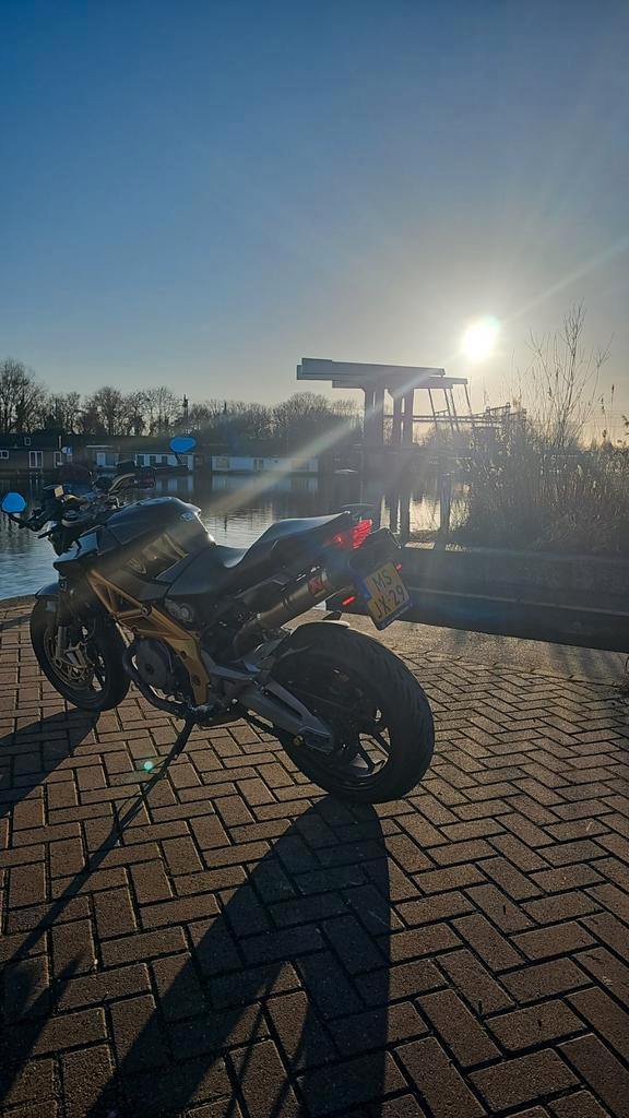 Aprilia Shiver 750 - A2 kenteken, Akrapovic uitlaat, Motoren, Motoren | Aprilia, Particulier, Naked bike, Ophalen