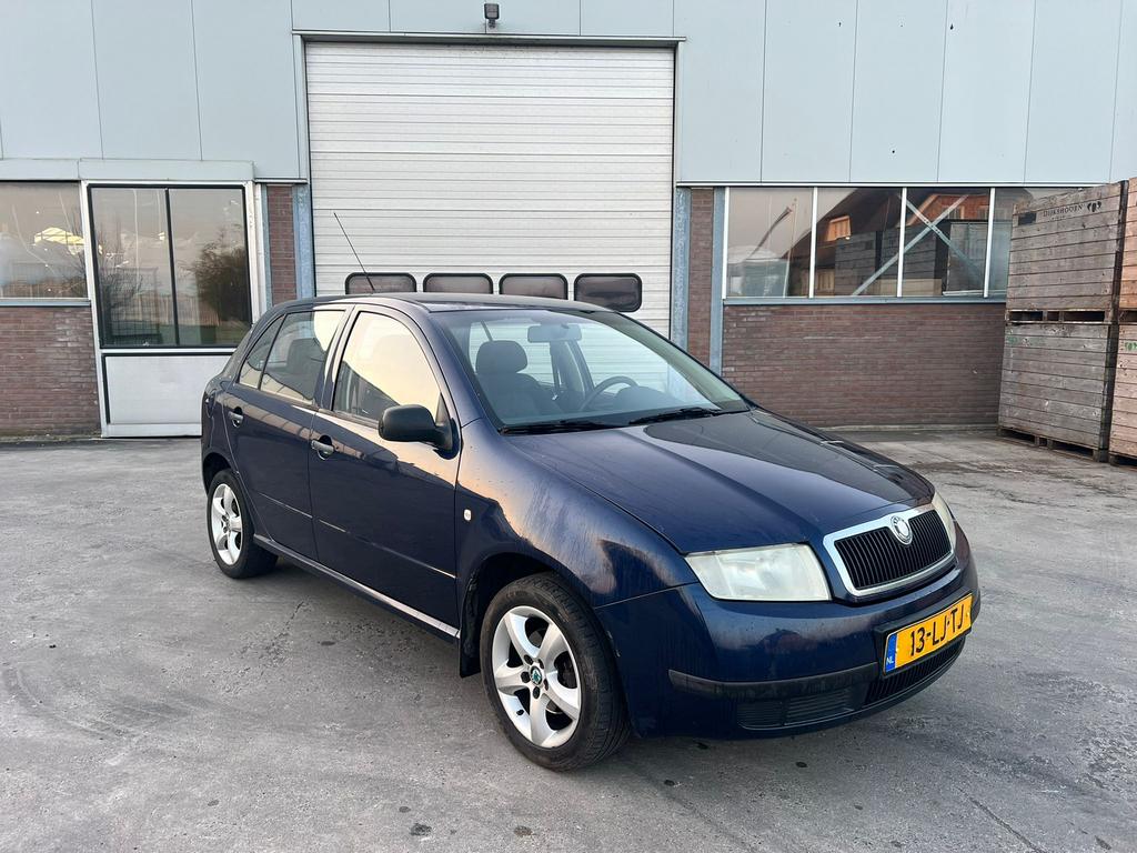 Skoda Fabia 1.4 5 deurs zuinig goedkoop inruil mogelijk nap✅, Auto's, Voorwielaandrijving, Euro 5, 4 cilinders, Blauw