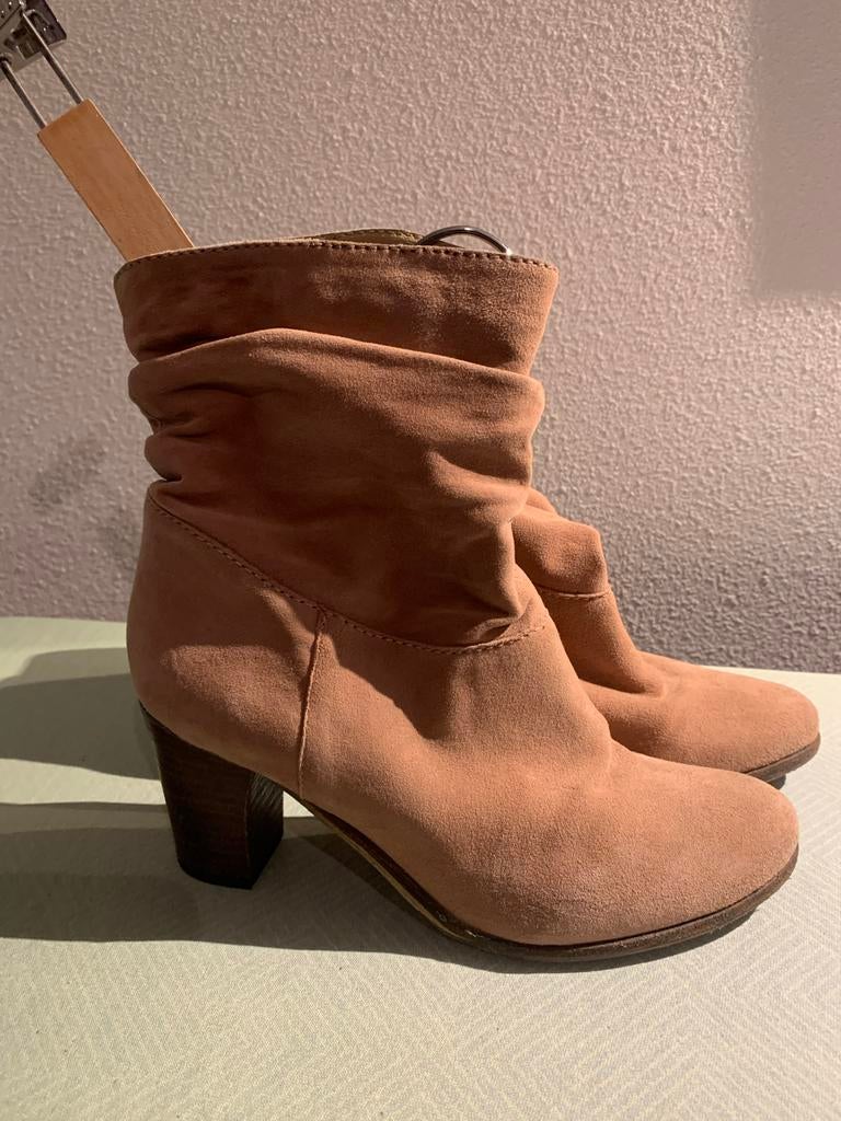 Suède laarsje maat 37, Ophalen of Verzenden, Gedragen, Bruin, Lage of Enkellaarzen