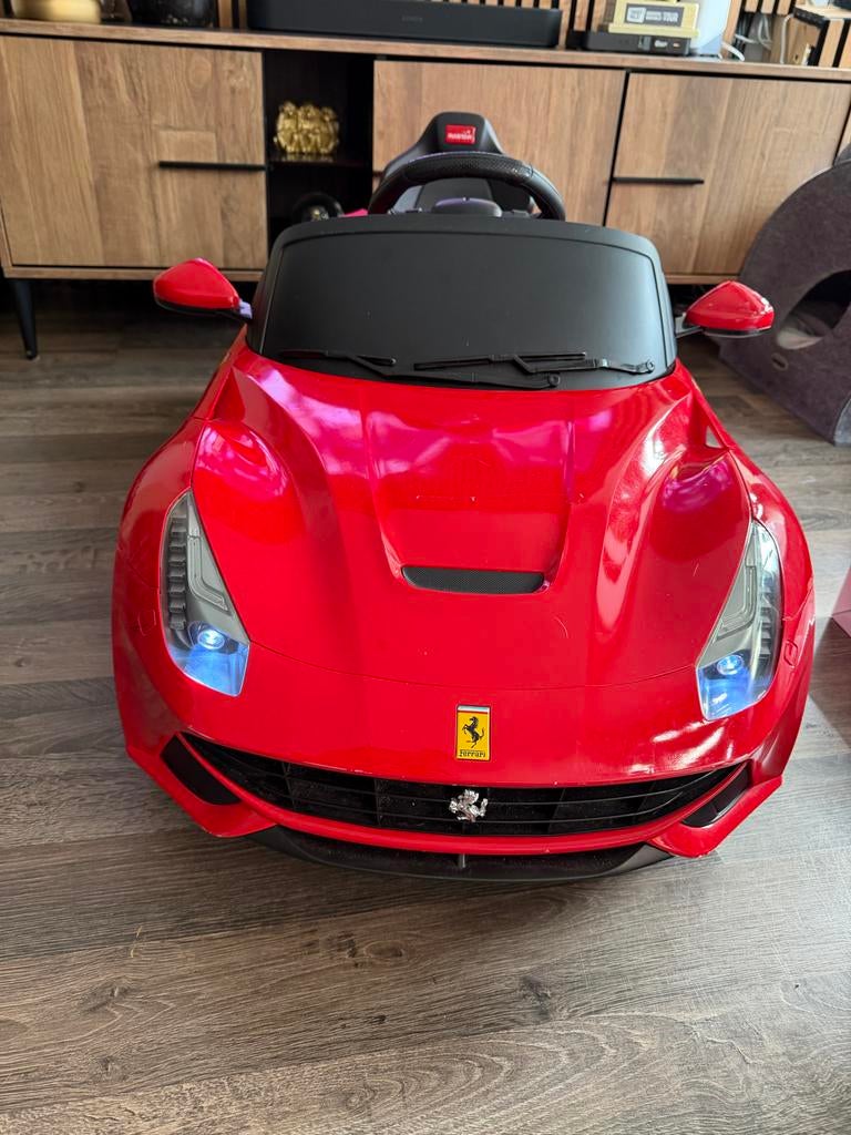 Bestuurbare Ferrari kinderauto, Ophalen, Gebruikt, Loopvoertuig