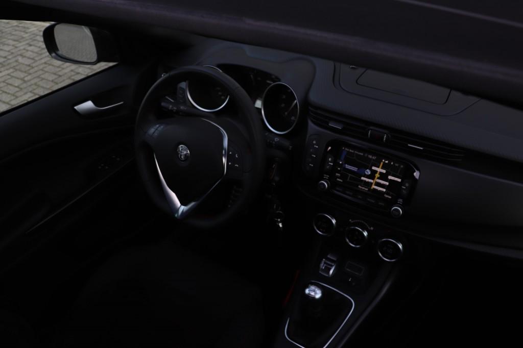 Alfa romeo GIULIETTA 1.4 TURBO SPORT/ORIG.NL/PAN.DAK/1E EIG., Auto's, Alfa Romeo, Gebruikt, Euro 6, 4 cilinders, Electronic Stability Program (ESP)