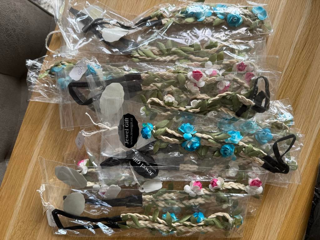 Partijtje bloemen haarbandjes, Ophalen of Verzenden, Nieuw, One size fits all, Hoed