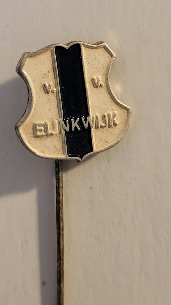 Voetbal speldje Elinckwijk, Verzenden, Gebruikt, Sport, Speldje of Pin