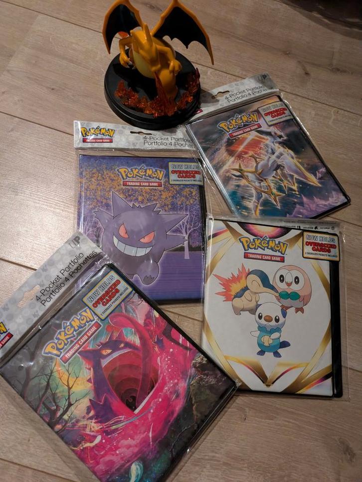 Pokémon 4-Pocket Portfolio Bewaarmappen - Diverse Designs, Hobby en Vrije tijd, Verzamelkaartspellen | Pokémon, Nieuw, Overige typen