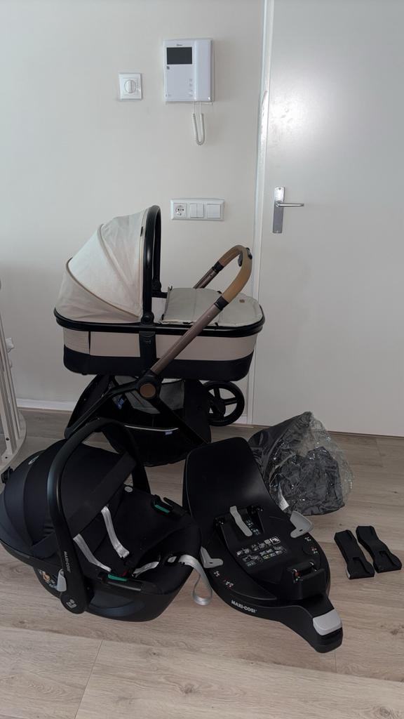 Complete kinderwagen set Maxi Cosi autostoel en Isofix base, Kinderen en Baby's, Kinderwagens en Combinaties, Zo goed als nieuw
