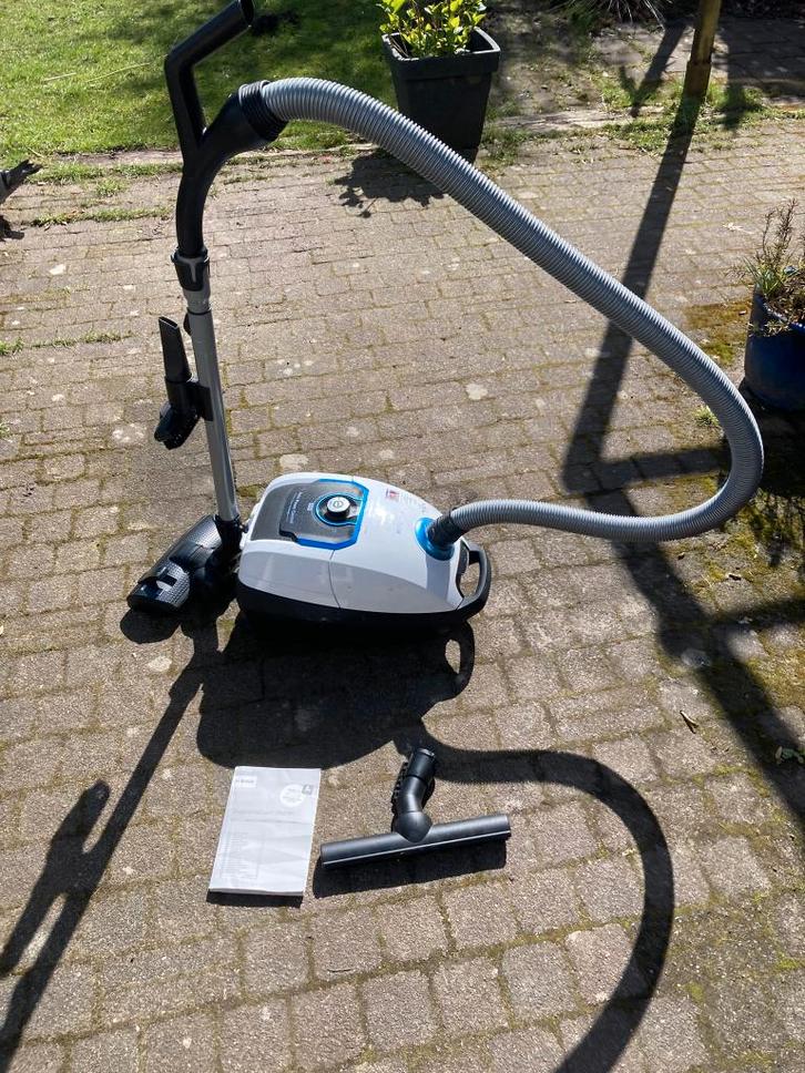 Te koop aangeboden: Bosch Serie 8 ProSilence stofzuiger, Witgoed en Apparatuur, Stofzuigers, Gebruikt, Stofzuiger, Minder dan 1200 watt