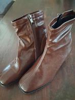 Mooie bruine enkellaarsjes lakleer maat 41/42, Ophalen of Verzenden