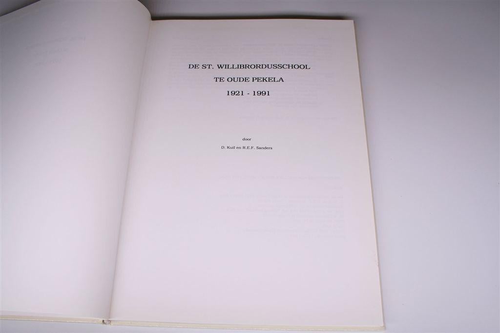 St. Willibrordusschool Oude Pekela [1921-1991] — Gedenkboek, Boeken, Geschiedenis | Stad en Regio, Ophalen of Verzenden, Zo goed als nieuw