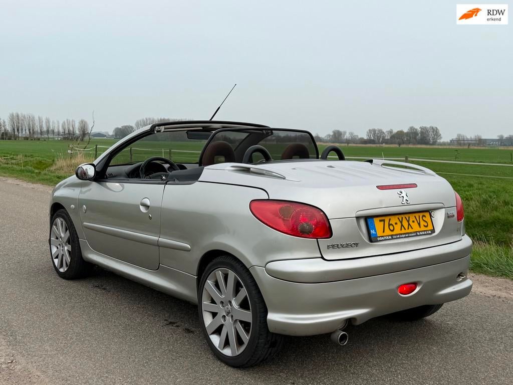 Peugeot 206 CC 1.6-16V CABRIO Roland Garros Leer Clima Etc., Voorwielaandrijving, Gebruikt, 4 cilinders, Cabriolet