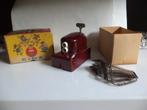 Swiss 'Kinder Ciné' Trixine Tenag bakeliet projector in doos, Antiek en Kunst, Ophalen of Verzenden