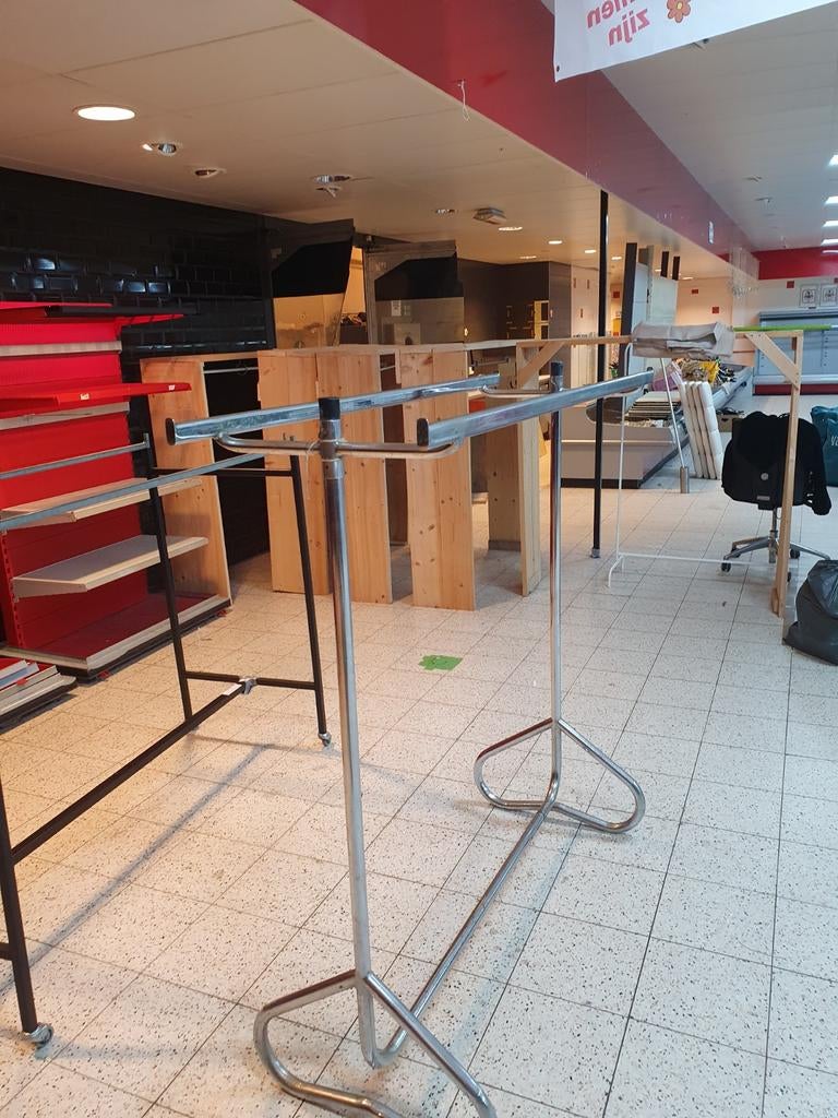 Dubbel metalen kledingrek - Robuust en Verrijdbaar, Ophalen, Gebruikt, Onbekend, Onbekend