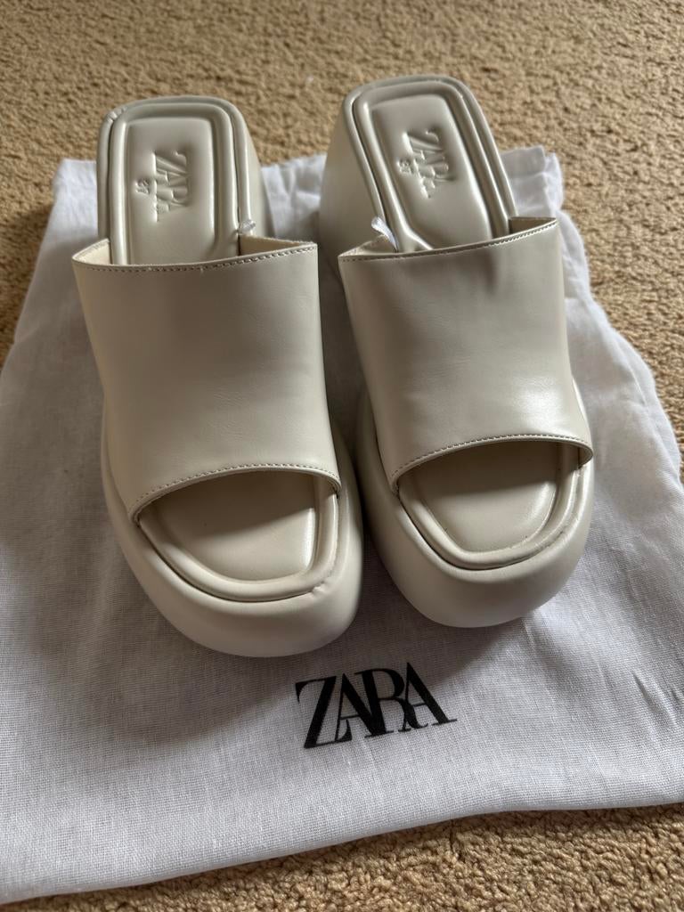 Zara Platform Muiltjes (Ecru), Ophalen of Verzenden, Zo goed als nieuw, Wit, Sandalen of Muiltjes