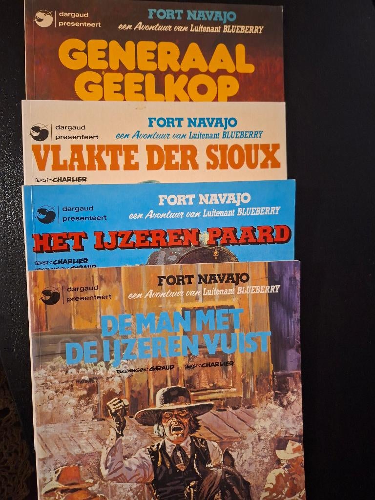 4 stripboeken 55 jaar oud. Fort Navajo, Gelezen, Charlier & Giraud, Ophalen of Verzenden, Meerdere stripboeken
