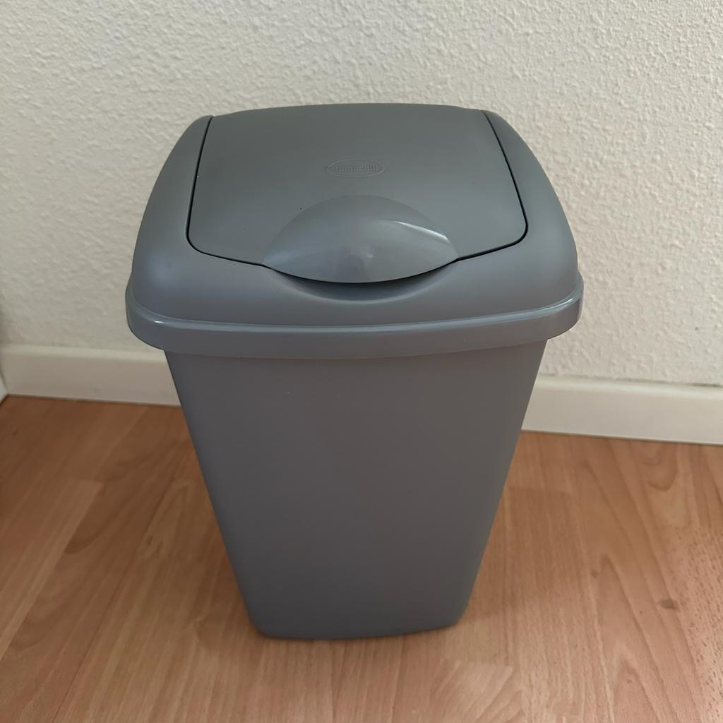 Grijze prullenbak, Huis en Inrichting, Kunststof, 40 liter of meer, Ophalen of Verzenden, Zo goed als nieuw