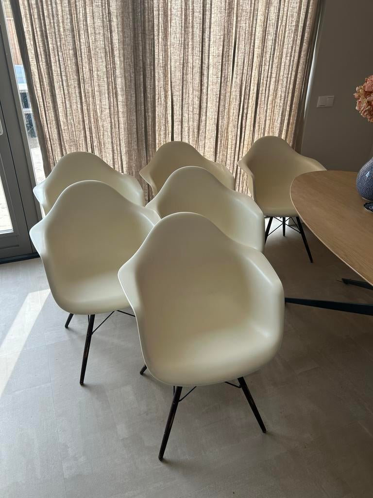 6x Vitra Eames Armchair Pebble esdoorn donker onderstel, Ophalen, Kunststof, Gebruikt, Overige kleuren
