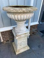 Grote bloempot op sokkel - Klassiek design, Ophalen, Kunststof, Gebruikt, Rond