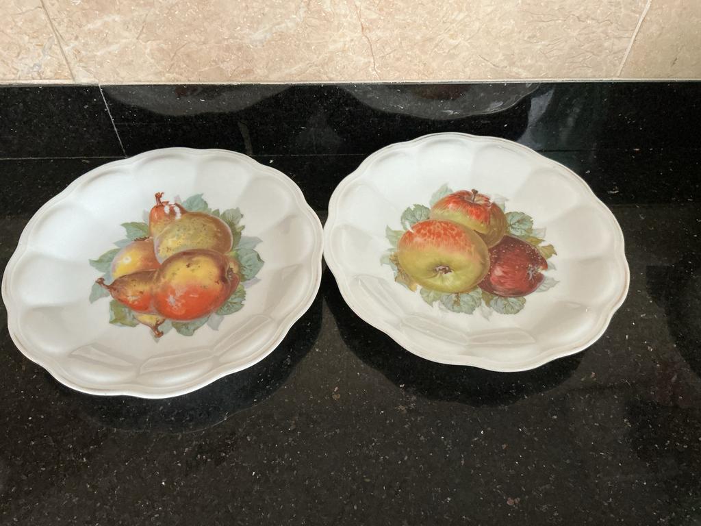 2x Schönwald Bavaria Borden met fruitdecoratie, Antiek en Kunst, Ophalen of Verzenden