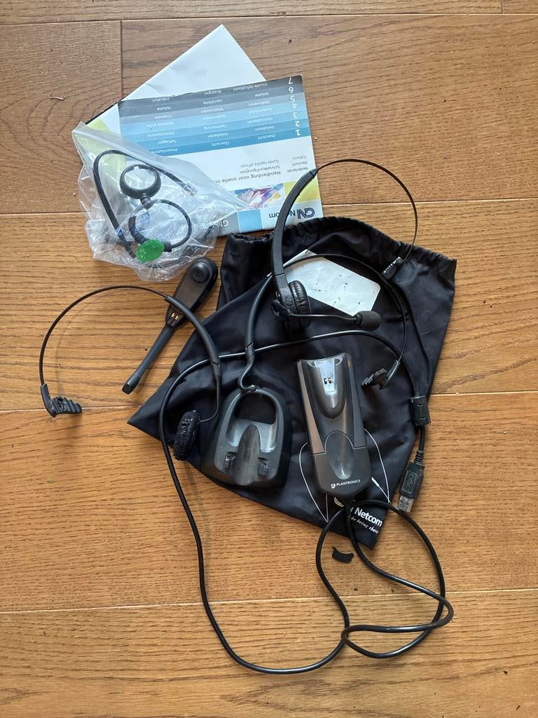 Plantronics Headset met basisstation en accessoires, Audio, Tv en Foto, Koptelefoons, Gebruikt, Op oor (supra aural), Draadloos