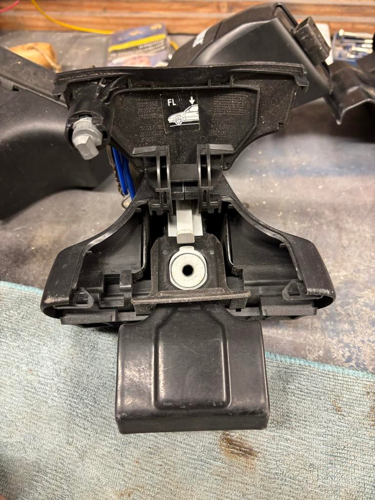 Thule dakdrager voet 853-2210 (1860) skoda kariq 2021, Ophalen of Verzenden, Gebruikt