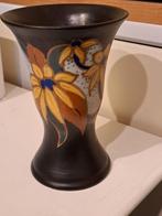 Eskaf vazen en kruik, Ophalen