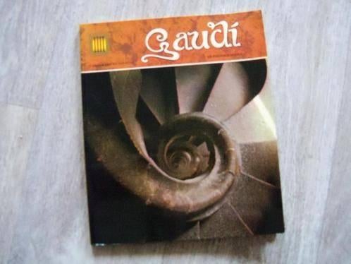 Gaudi, Ophalen of Verzenden, Zo goed als nieuw, Architecten, Salvador Tarrago