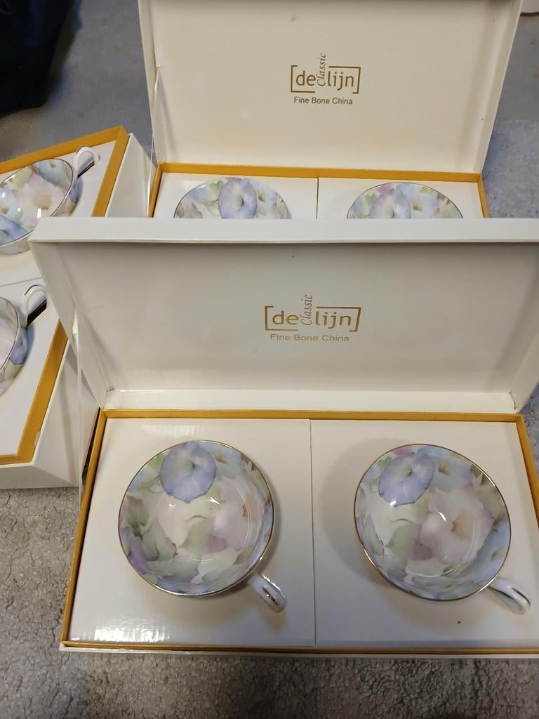 Speciaal porselein, Ophalen of Verzenden, Nieuw, Porselein, Kop en/of schotel