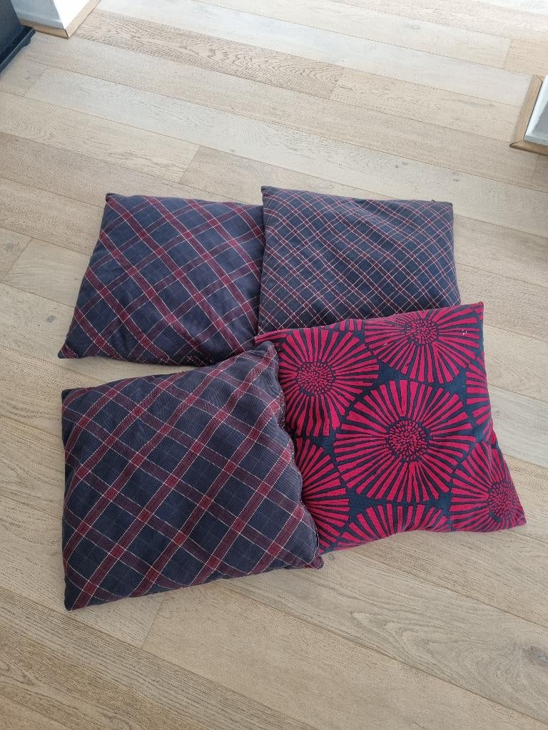 ikea kussen gratis, Ophalen, Gebruikt, Rood, Vierkant
